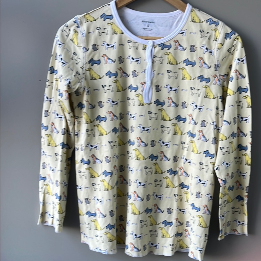 Roller Rabbit Pajama Set - Women’s Size Small, Smart Dog design. Never worn.